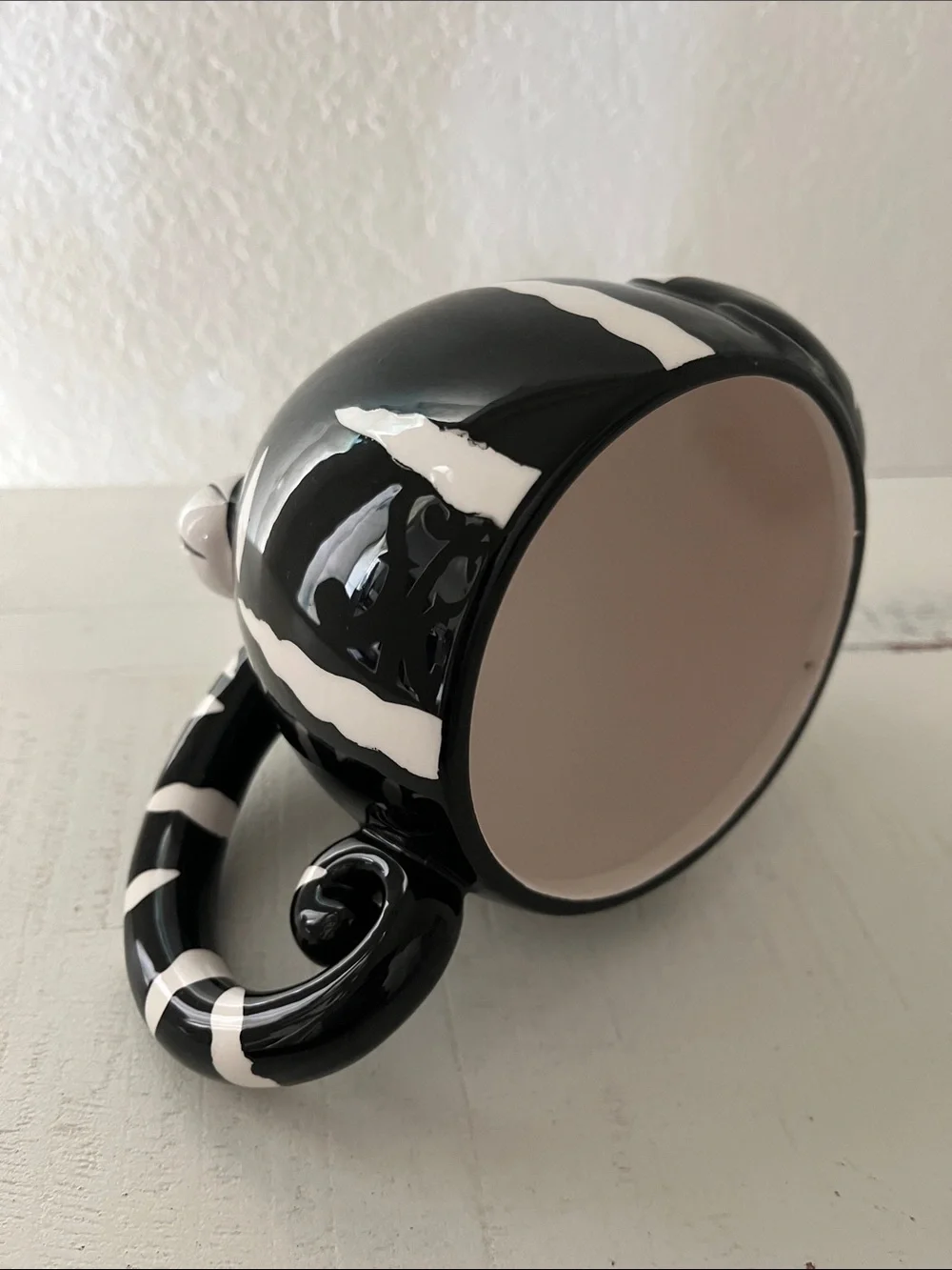Pier 1 Imports Chubby Cat 3D Mug Black White Hand Painted Dolomite Tail Handle